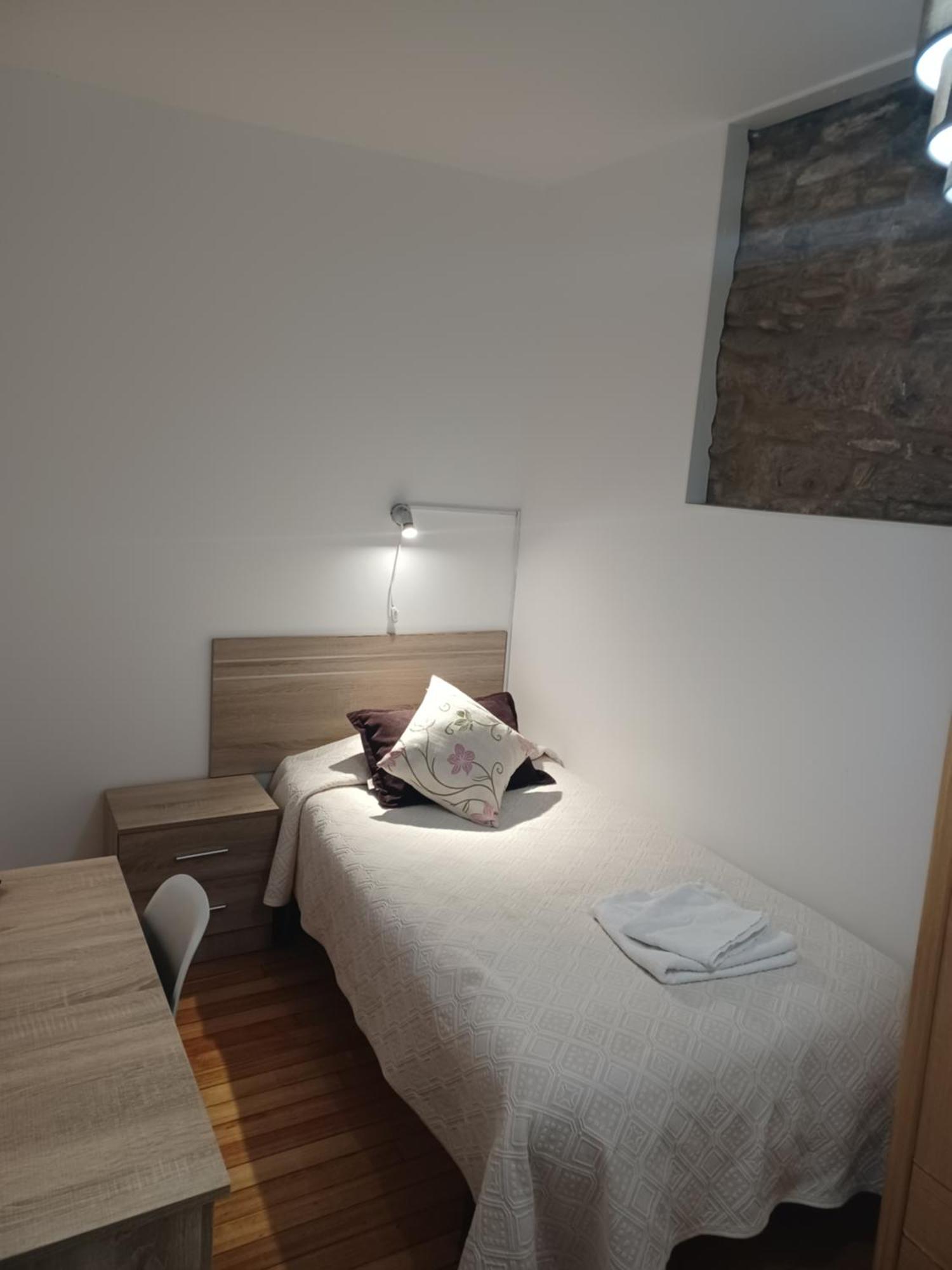 Hostal Forest Σαντιάγο ντε Κομποστέλα Δωμάτιο φωτογραφία