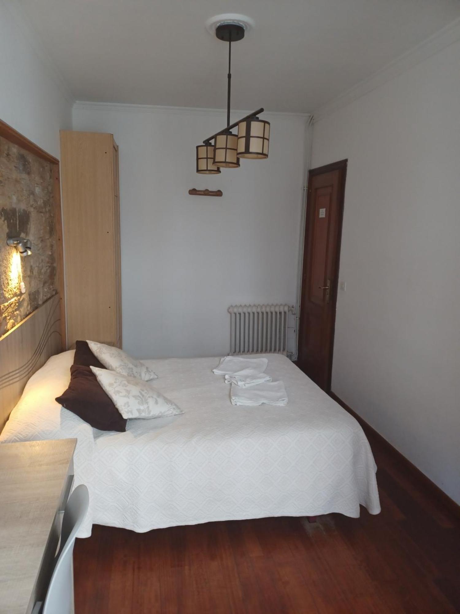 Hostal Forest Σαντιάγο ντε Κομποστέλα Δωμάτιο φωτογραφία