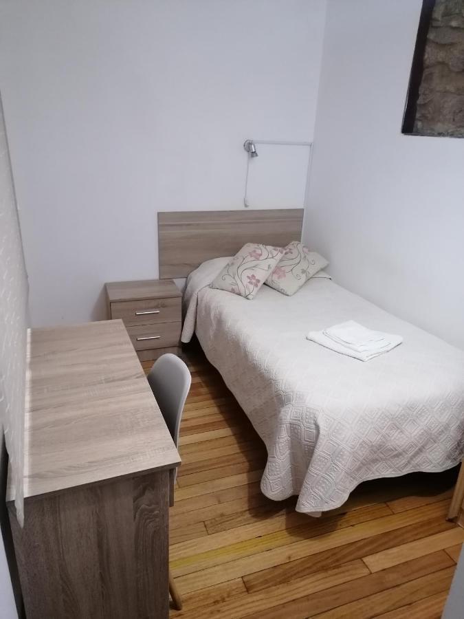 Hostal Forest Σαντιάγο ντε Κομποστέλα Εξωτερικό φωτογραφία