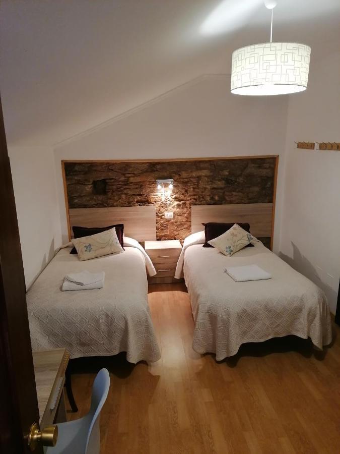 Hostal Forest Σαντιάγο ντε Κομποστέλα Εξωτερικό φωτογραφία